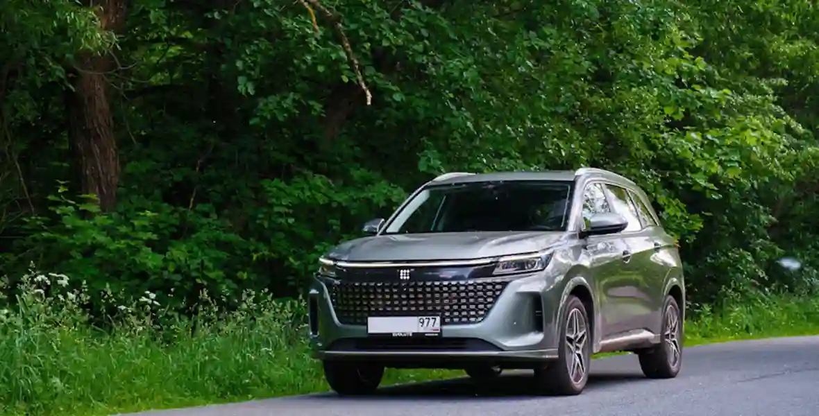 Рассуждения о рестайлинге EVOLUTE i‑SPACE и летний фотосет